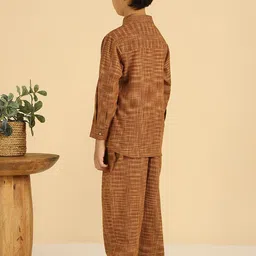 Bugandbees Boys Self-Design Mandarin Collar Pure Cotton Shirt With Trouser image 2