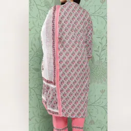 Yufta Plus Size Ethnic Motifs Gotta Patti Pure Cotton Kurta with Trousers & With Dupatta image 5