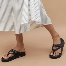 Ginger by Lifestyle Self Design One Toe Flats image 4