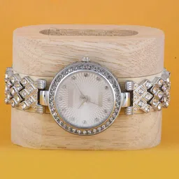 VIRAKTI Women Embellished Dial & Bracelet Style Straps Analogue Watch H-11-SILVER-V01 image 2