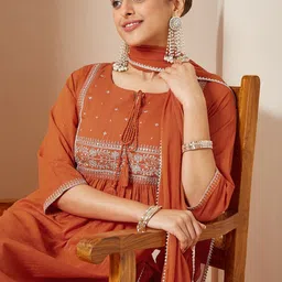 Janasya Women Orange Motifs Embroidered Pure Cotton A-line Kurta & Trouser With Dupatta-image-65