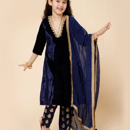 Piccolo Three Fourth Sleeves Laced Embellished Neck Line Velvet Kurta And Motif Printed  Pants With  Dupatta - Navy Blue-image-7