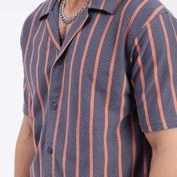 SHOWOFFFF Men Standard Striped Casual Shirt image 4