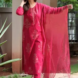 Aaghnya Women Printed Regular Kurta with Trousers & Dupatta image 3