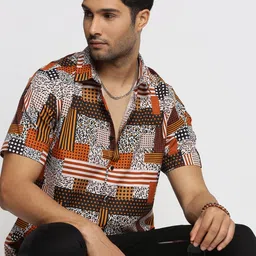 SHOWOFFFF Men Smart Slim Fit Printed Casual Shirt image 4