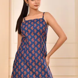 ELYRAA Women Floral Printed Square Neck Pure Cotton Kurti-image-3