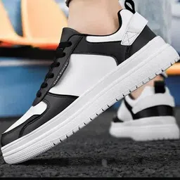 Lejano Men Colourblocked Sneakers image 2