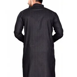 Krudha Fashion Men Thread Work Kurta image 3