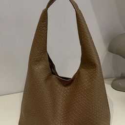 LULU & SKY PU Structured Handheld Bag With Fringed-picture-18