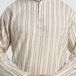DIYAASH BY AKASH Men Striped Flared Sleeves Kurta image 4