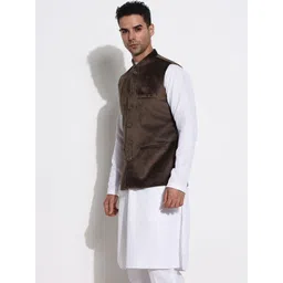 SHOWOFF Velvet Nehru Jacket With Pocket Square image 3