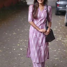 GoSriKi Women V-Neck Printed Regular Kurta with Trousers image 4