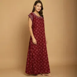 Secret Wish Maroon Printed Cotton Maternity Nighty image 2