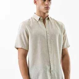 Snitch Men Beige Solid Slim Fit Casual Shirt-picture-13