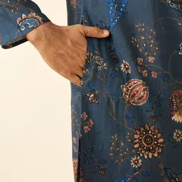 Diwas by Manyavar Floral Printed Mandarin Collar Straight Kurta image 3