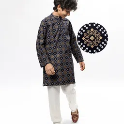 Pine Kids Cotton Woven Full Sleeves Kurta Pyjama Set Bandhani Print - Black-image-12