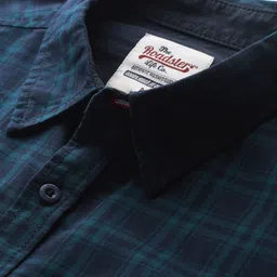 Roadster Men Teal Blue & Navy Blue Checked Pure Cotton Casual Sustainable Shirt image 2