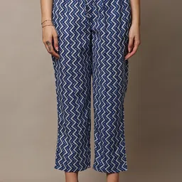 HERE&NOW Floral Printed V-Neck Regular Pure Cotton Straight Kurta With Trousers & Dupatta-picture-17