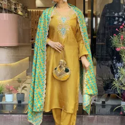 CANIZZARO Women Ethnic Motifs Embroidered Regular Thread Work Kurta with Salwar & With Dupatta-picture-21