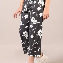 V-Mart Girls Printed Trouser image 2