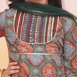 KID1 Cotton Woven Three Fourth Sleeves Floral Printed Gota Lace Embellished Kurta With Pant & Dupatta - Green & Multi Colour image 5