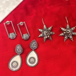 Niska Silver Classic Glimmer Earrings (Pack of 3)-picture-30