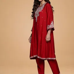 House of Pataudi Floral Yoke Design Round Neck A- Line Kurta & Trousers With Dupatta image 2