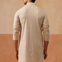 Jompers Men Geometric Embroidered Chikankari Kurta image 4