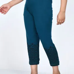 YK Girls Pack Of 4 Printed High Rise Lounge Pants image 4