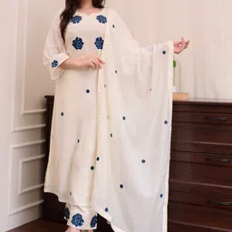 Vastukala Women Floral Embroidered Kurta with Trousers & Dupatta image 2