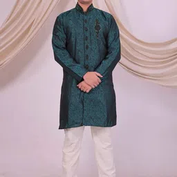 Desibutik Embroidered Mandarin Collar Sherwani image 4