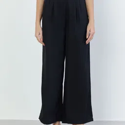 Styli Women High-Rise Easy Wash Pleated Trousers image 5