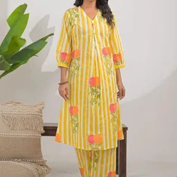 AUTUMN LANE Hardik Dandelion Floral Printed Pure Cotton Kurta With Trousers-picture-12