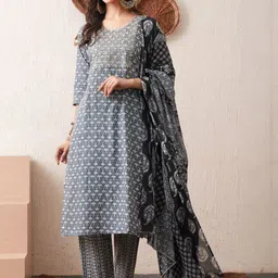 GLOWWORLD Women Grey Floral Printed Round Neck Kurta With Trousers-image-33
