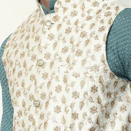 SOJANYA Floral Embroidered Regular Pure Cotton Kurta with Churidar & Nehru Jacket image 2