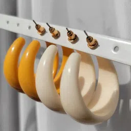 Pinapes Set Of 2 Gold-Plated Circular Hoop Earrings image 2