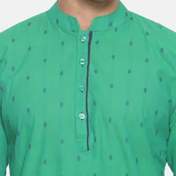 PAROKSH Men Green Printed Dobby Handloom Kurta image 3