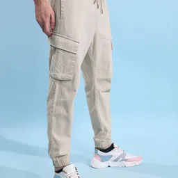 HIGHLANDER Men Beige Ankle Length Relaxed Fit Cargo jogger Trouser image 2