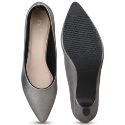 Inc 5 Work Kitten Pumps image 4