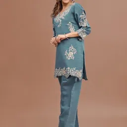 Tikhi Imli Embellished V-Neck Tunic With Trouser Co-Ords image 4