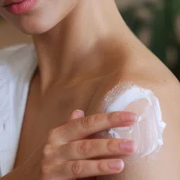 Eveline Cosmetics Beauty & Glow Regenerating And Nourishing Body Lotion - 350 ml image 5