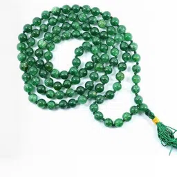 Divine souvenirs Green Alloy Necklace-picture-11