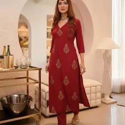 SZN Floral Printed Three-Quarter Sleeves Plus Size Straight Kurta With Trousers image 4