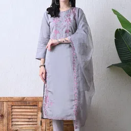 HARIKS Women Ethnic Motifs Embroidered Thread Work Kurta with Trousers & Dupatta-image-14