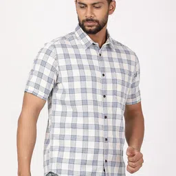 Indian Terrain Checked Spread Collar Short Sleeves Regular Fit Classic Casual Shirt image 4
