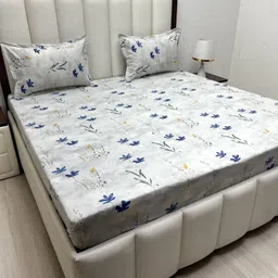 Pure Decor Blue & White Floral King Bedsheet with 2 Pillow Covers-picture-28