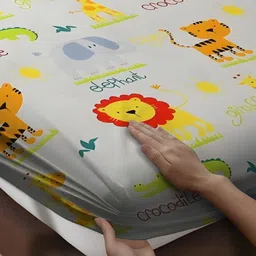 WEAVE AND DECOR Grey Printed Microfiber 300TC King Bedsheet & 2 Pillow Covers 78x78 Inch image 2