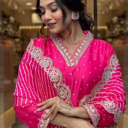 GoSriKi Women Floral Printed Kurta with Trousers & Dupatta image 3