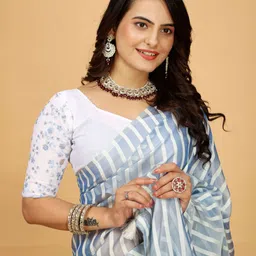 Zenophily Striped Zari Art Silk Saree image 5