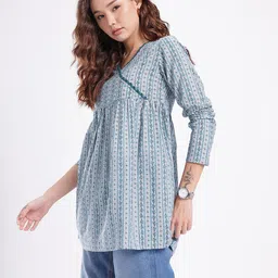 fusion by glitchez Floral Printed Gathers V-Neck A-line Kurti image 3